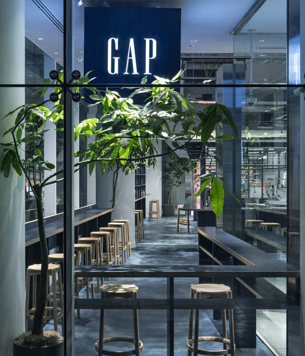 Gap 新宿フラッグス店丨Suppose Design