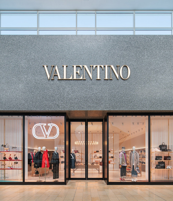 valentino 加拿大的第一家店在多伦多 Yorkdale 购物中心开业