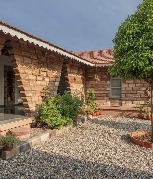 Tribhuvana办公室 / d6thD design studio