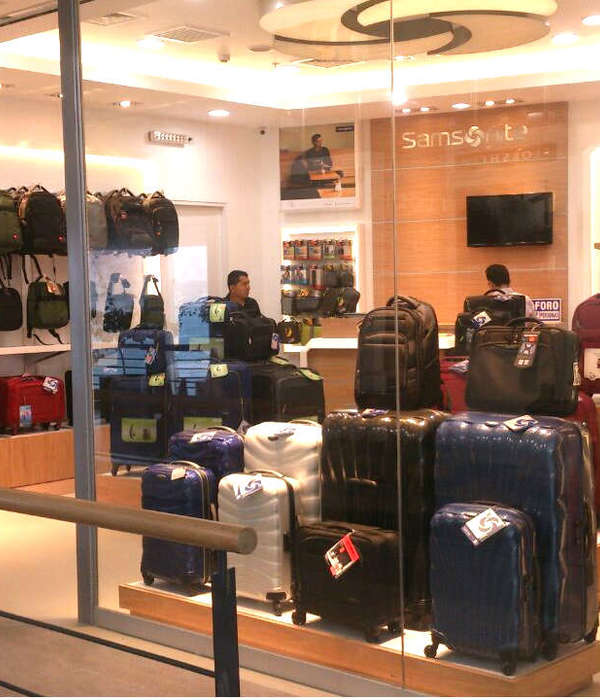 拉尔科马尔购物中心 Samsonite 行李箱专卖店