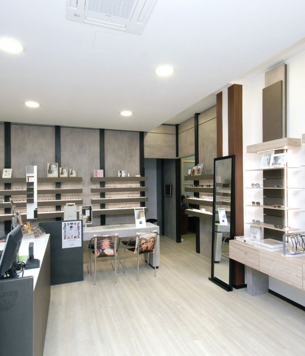 简约优雅的 Ottica Zanini 眼镜店