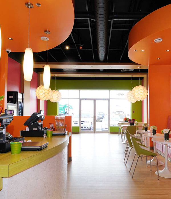 PURE FROZEN YOGURT BAR Atmosphere Interior