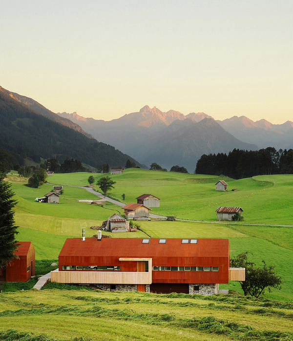 地下湖泊之上的绿色家园——德国 Allgäu 地区 Hinang 住宅