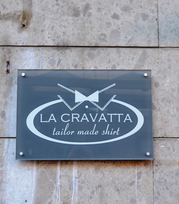 简约优雅的"La Cravatta"商店设计