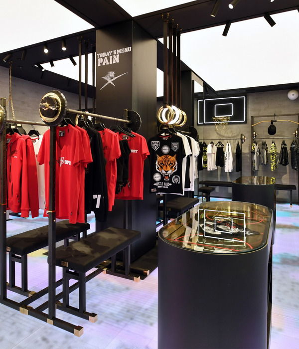 巴黎 Philipp Plein Sport Store 时尚展示空间