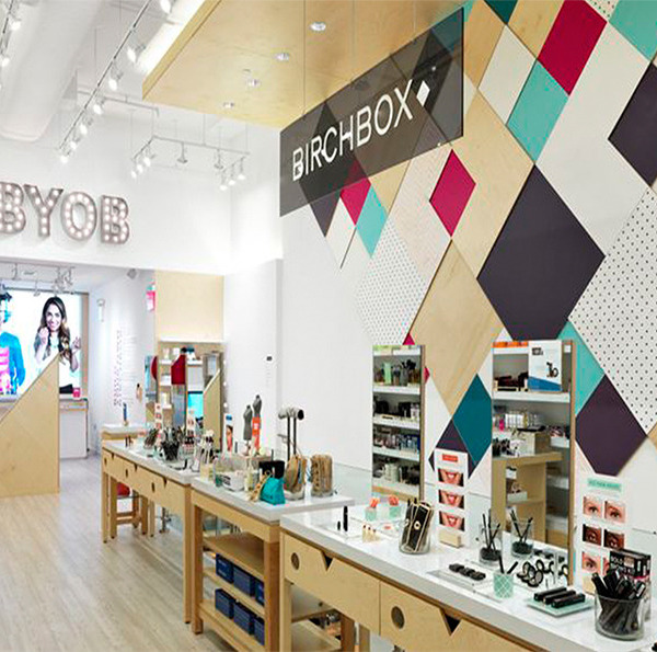 2015 年完成的 Birchbox 临时商店室内设计