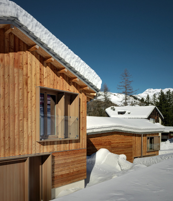 意大利 SKI HOME 别墅建筑 | 优雅的屋顶设计