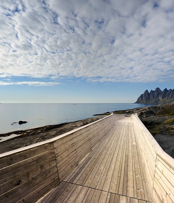 Tungenesetviewpoint-NationalTouristRoutesinNorway