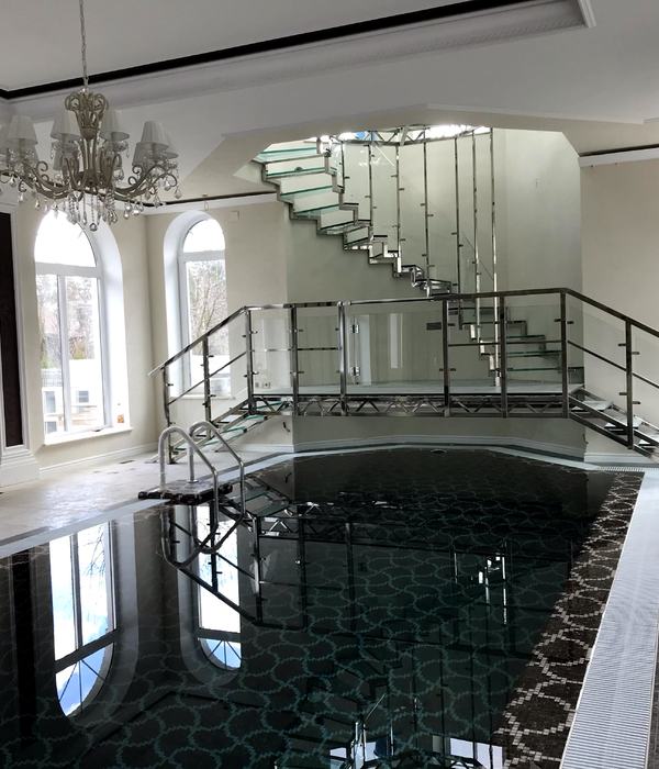 Spiral glass staircase