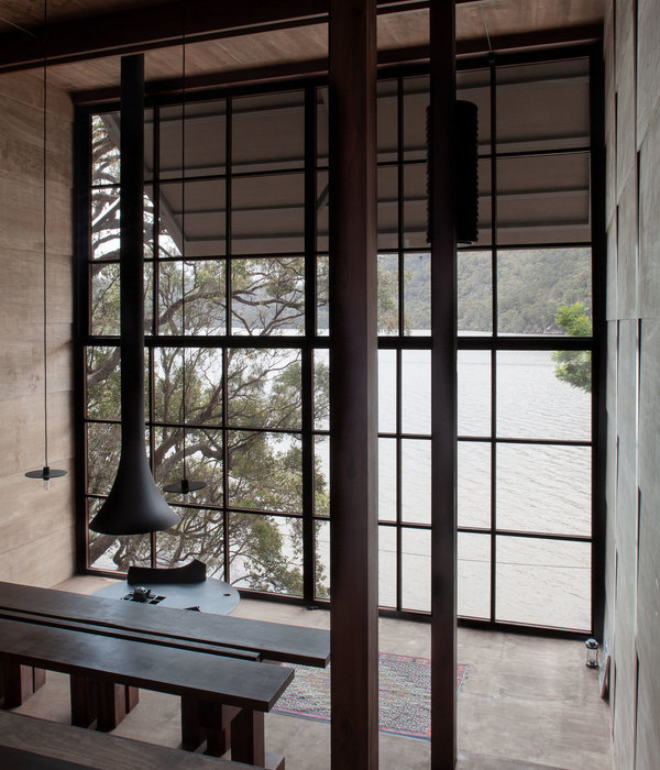 Leopold Banchini Architects 打造澳洲悉尼 Berowra 的木结构玻璃房