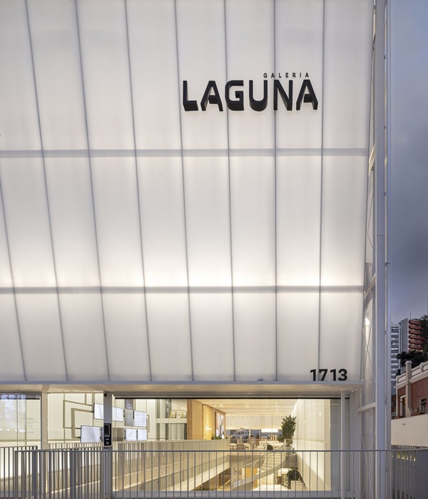 巴西 Laguna 展示空间 | 光与空间的完美结合