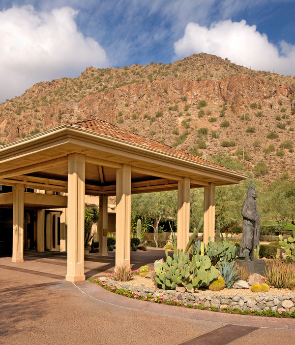 )Canyon Suites at Phoenician, Scottsdale