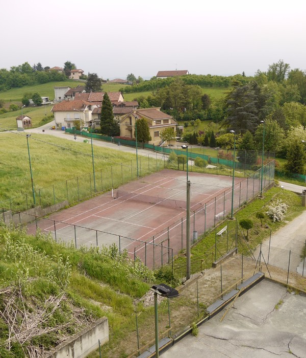 Roatto - Spogliatoi per il campo da tennis