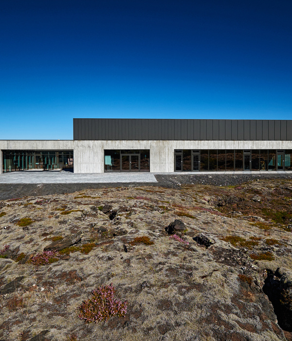 Ástjörn Parish Hall | 融入火山地貌的教堂社区中心