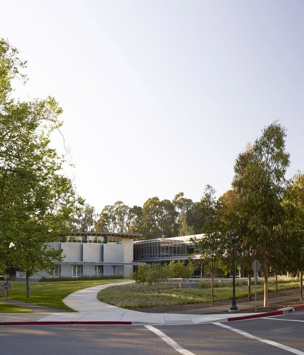 国密尔斯学院研究生院景观设计 mills college graduate school of business school by Lutsko Associates Landscape