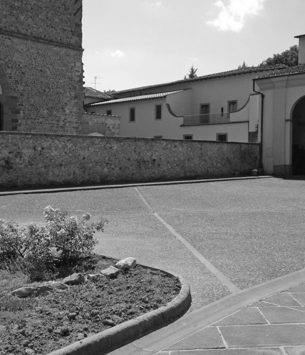 Restauro cancellata e piazzale esterno della Chiesa del SS Crocifisso