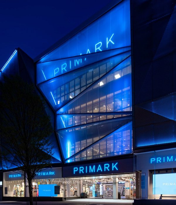 英国最大 Primark 店，室内设计别具一格