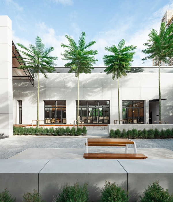 泰国 Pattaya 的粗野主义热带烧烤餐厅——Grillicious