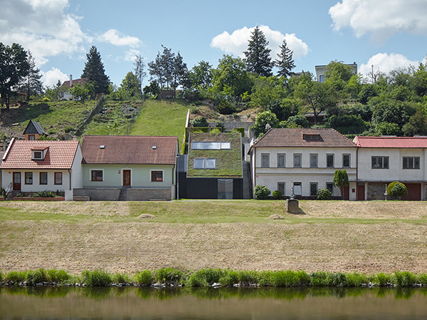 河畔住宅，捷克绿色小屋