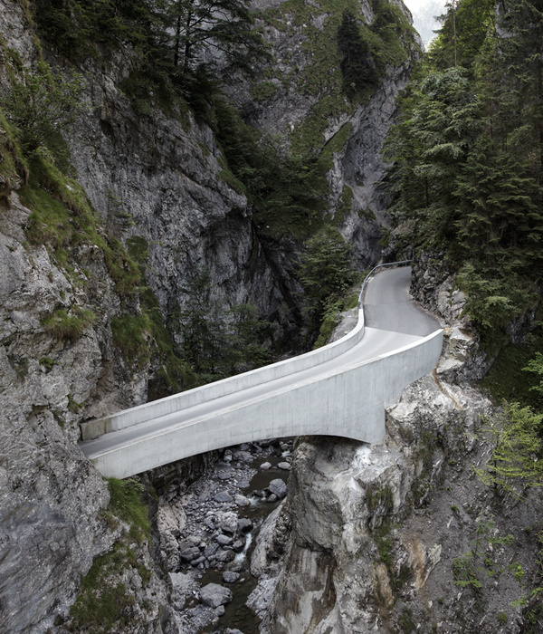 震撼的阿尔卑斯山之路—— Schaufelschlucht Bridge