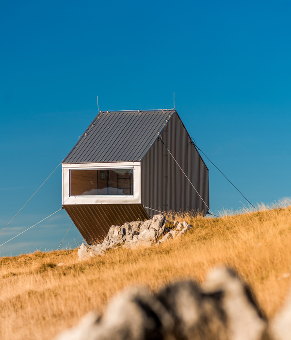 Visočica 山上的极限体验——Bivouac Zoran Šimić Cabin