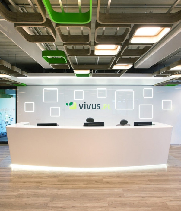 波兰华沙 Vivus 办公室 - 绿色木质主题的金融科技办公空间