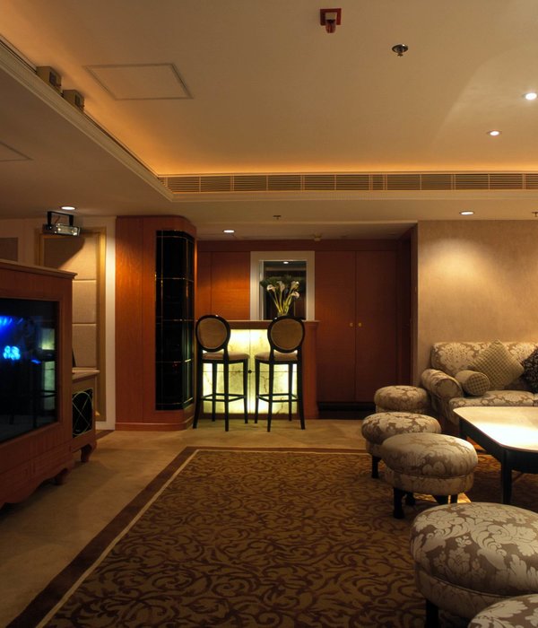 英皇駿景酒店卡拉ok，Emperor Hotel Karaoke 梁志天