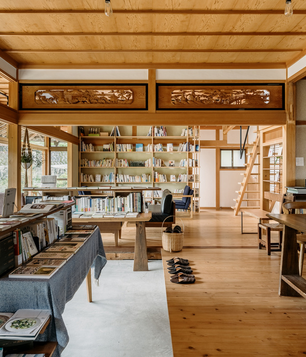 TOGO BOOKS nomadik / Coil Kazuteru Matumura Architects