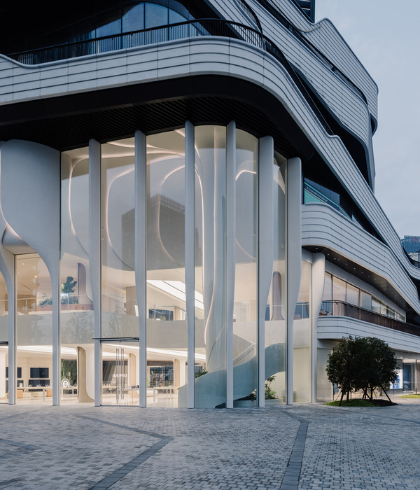 Huawei Flagship Store / UNStudio