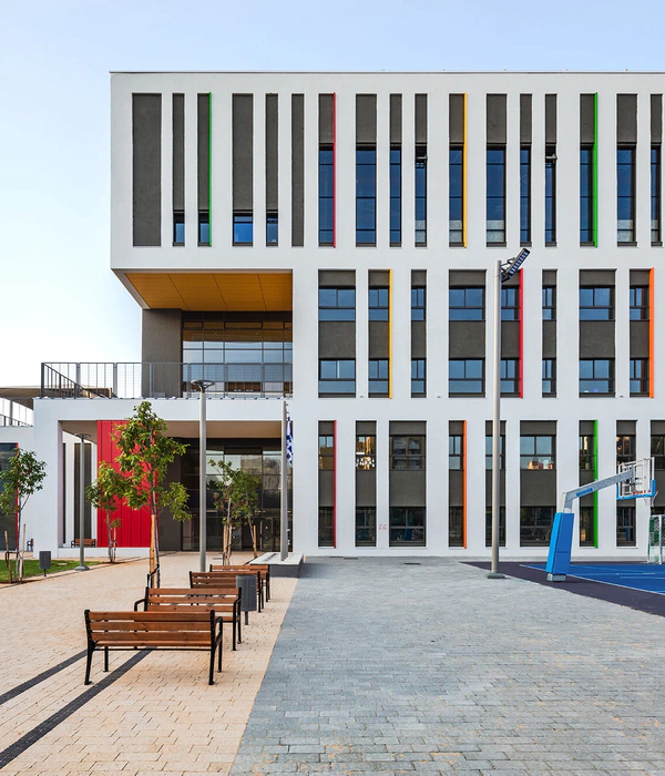 Innovative school, Tel-Aviv "Beit Tzuri"