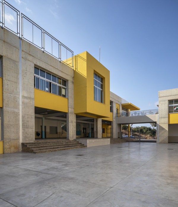 Abey Public School / Almimariya