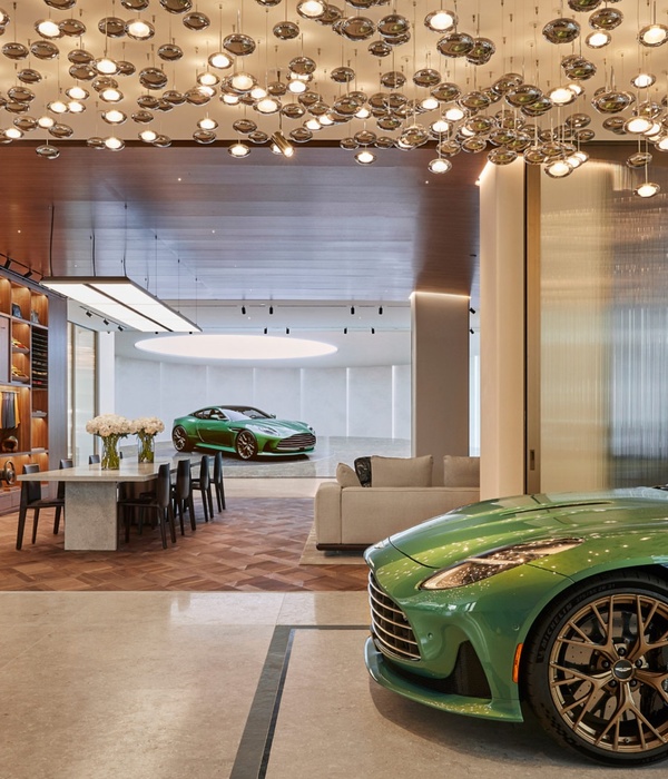 Aston Martin showroom by AZA Design