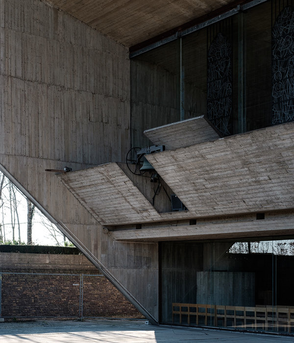 比利时 Oudenaarde 的混凝土教堂 | Onze-Lieve-Vrouw van Kerselare Chapel