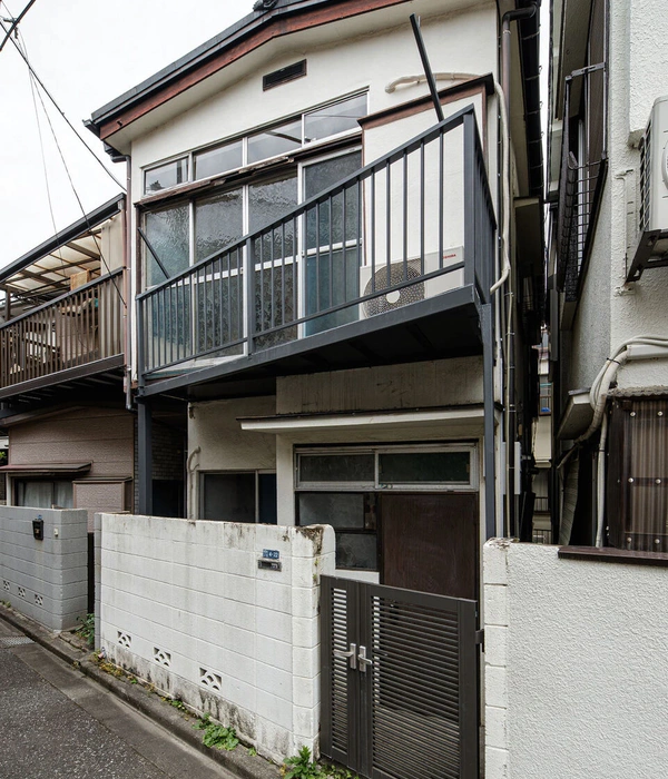 Akabane House