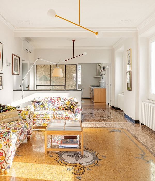 Casa 4 + 2: Eclectic Elegance in Genoa