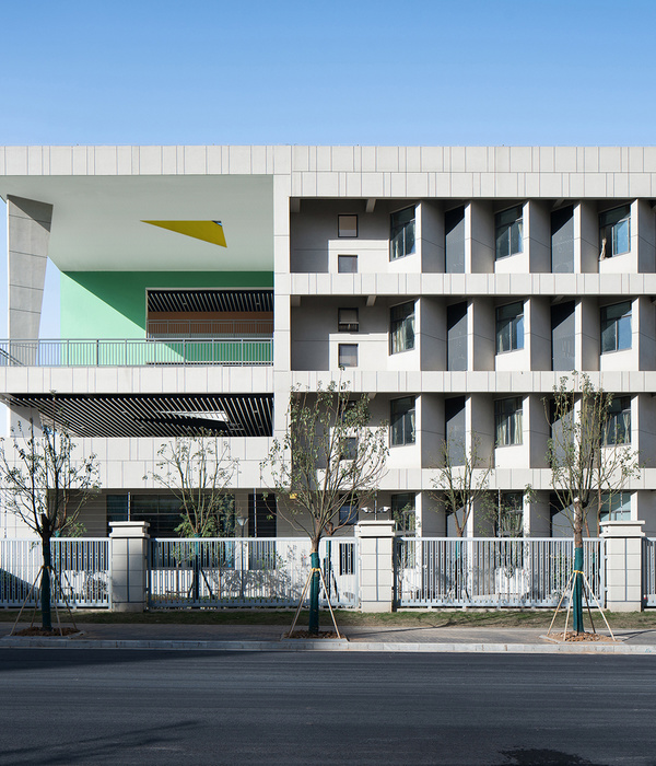 Nanjing Qixia Mountain Shibuqiao Central School / Nanjing Bangjian Urban Architectural Group