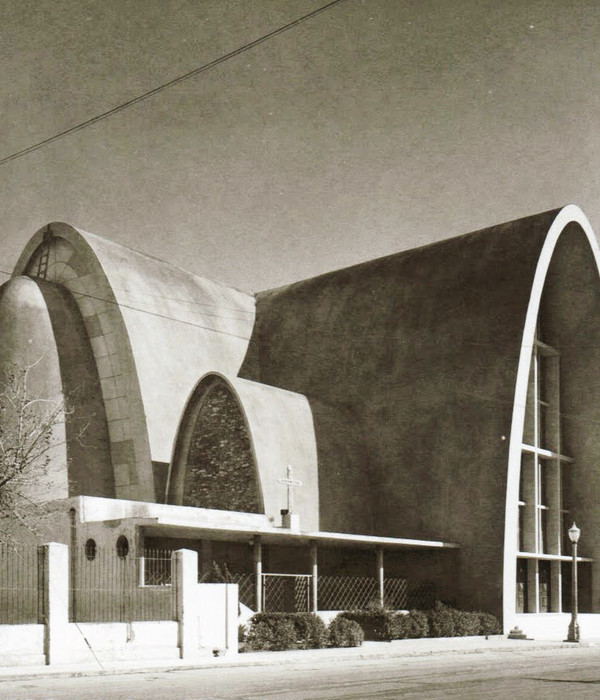 Architecture Classics: La Purísima Church in Monterrey / Enrique de la Mora y Palomar