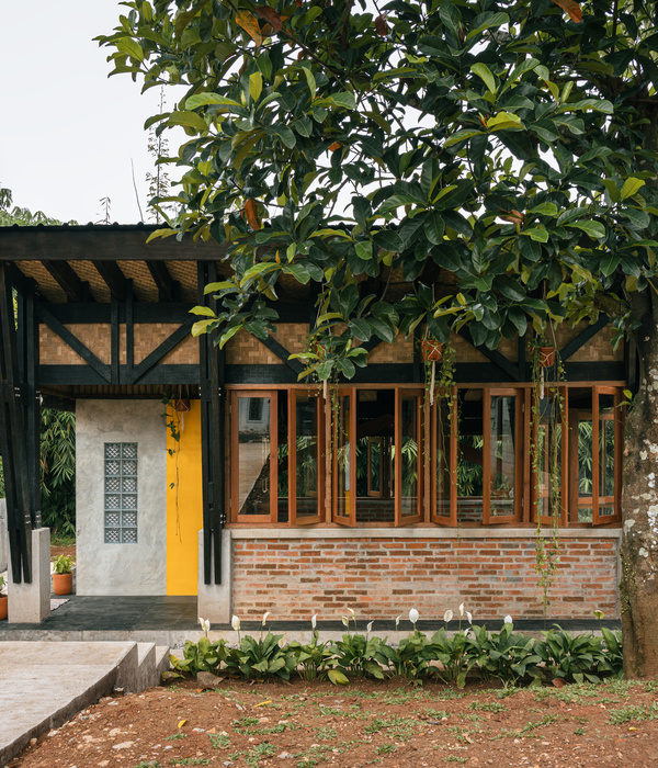 Bogor Mushola Community Center  / CAUKIN Studio