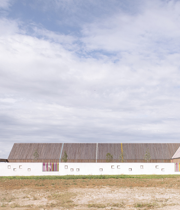 School Les Moulins / FAUN