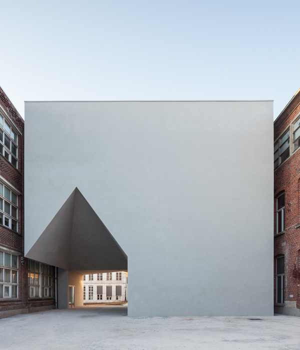 Architecture Faculty in Tournai / Aires Mateus