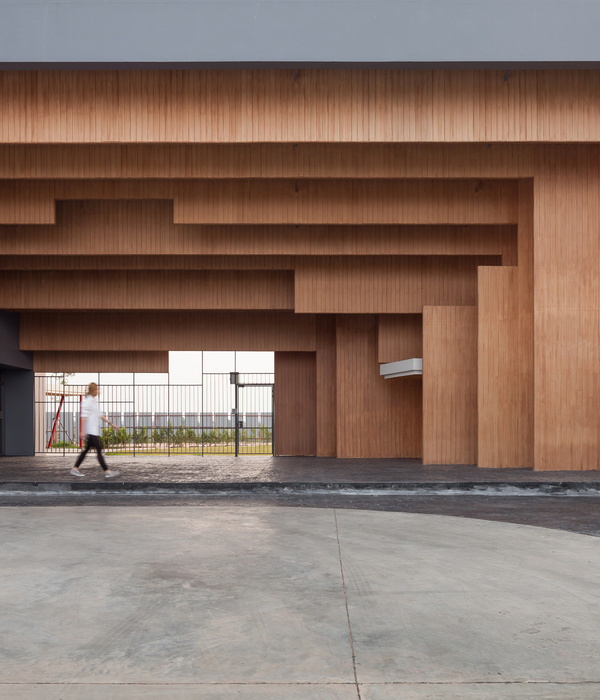 Ratchut School / Design in Motion