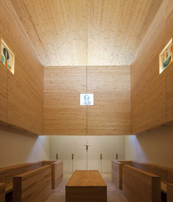 The Chapel of the Last Farewell / Jakub Turbasa + Bartlomiej Pyrzyk