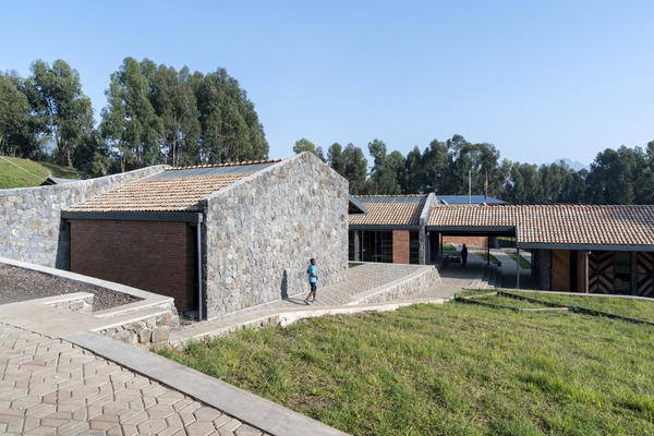 Ruhehe Primary School / MASS Design Group