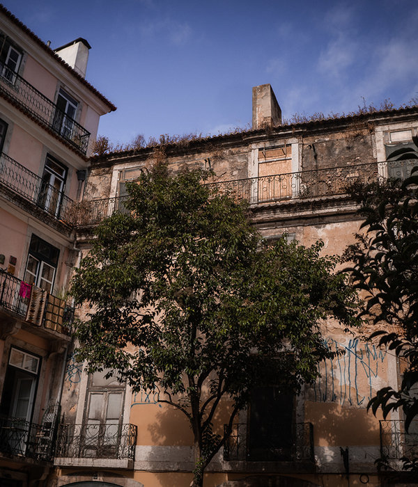 Anastasiya Gushchina丨公寓建筑丨Streets of Lisbon