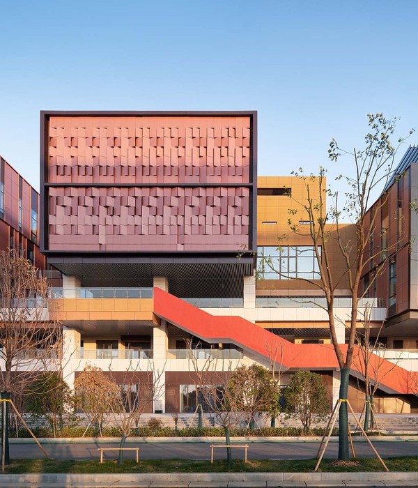 Nanjing Shibuqiao Commercial and Community Center Complex / Nanjing Bangjian Urban Architectural Group