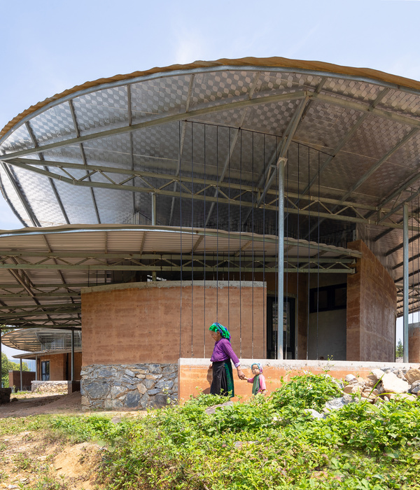 Lung Vai School / 1+1>2 Architects