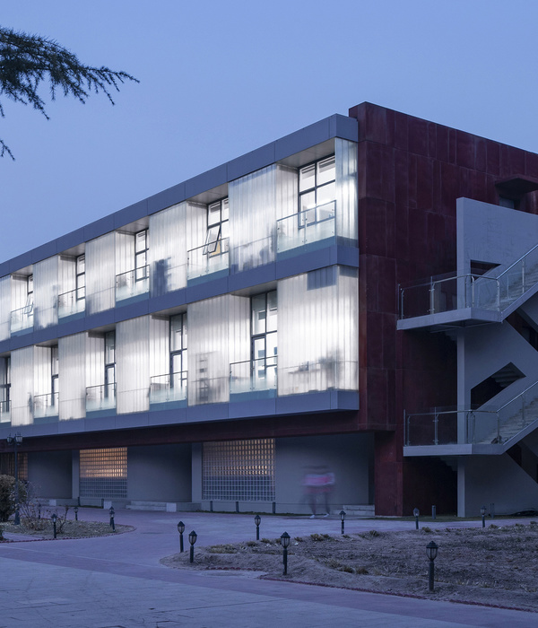 International Department of Beijing Private JunYi Middle School / EDO ARCHITECTS