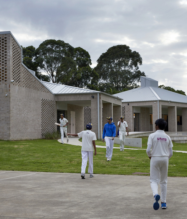 Kings Langley Cricket Club and Amenities / Eoghan Lewis Architects