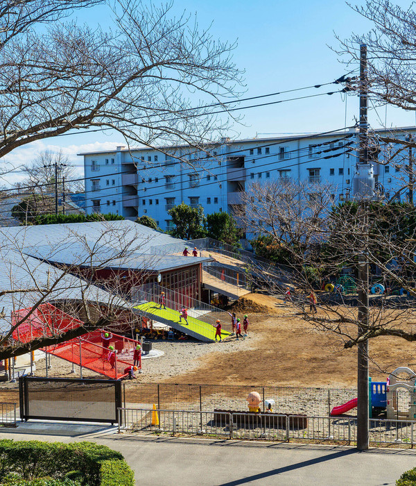 A Hill Kindergarten in Japan / STUDIO YY