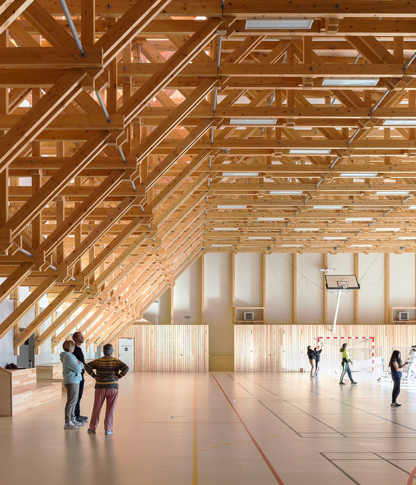 Jean Lamour Gymnasium / Studiolada